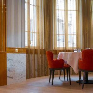 Voilages en maille dorée 100 % trévira cs bas plombés